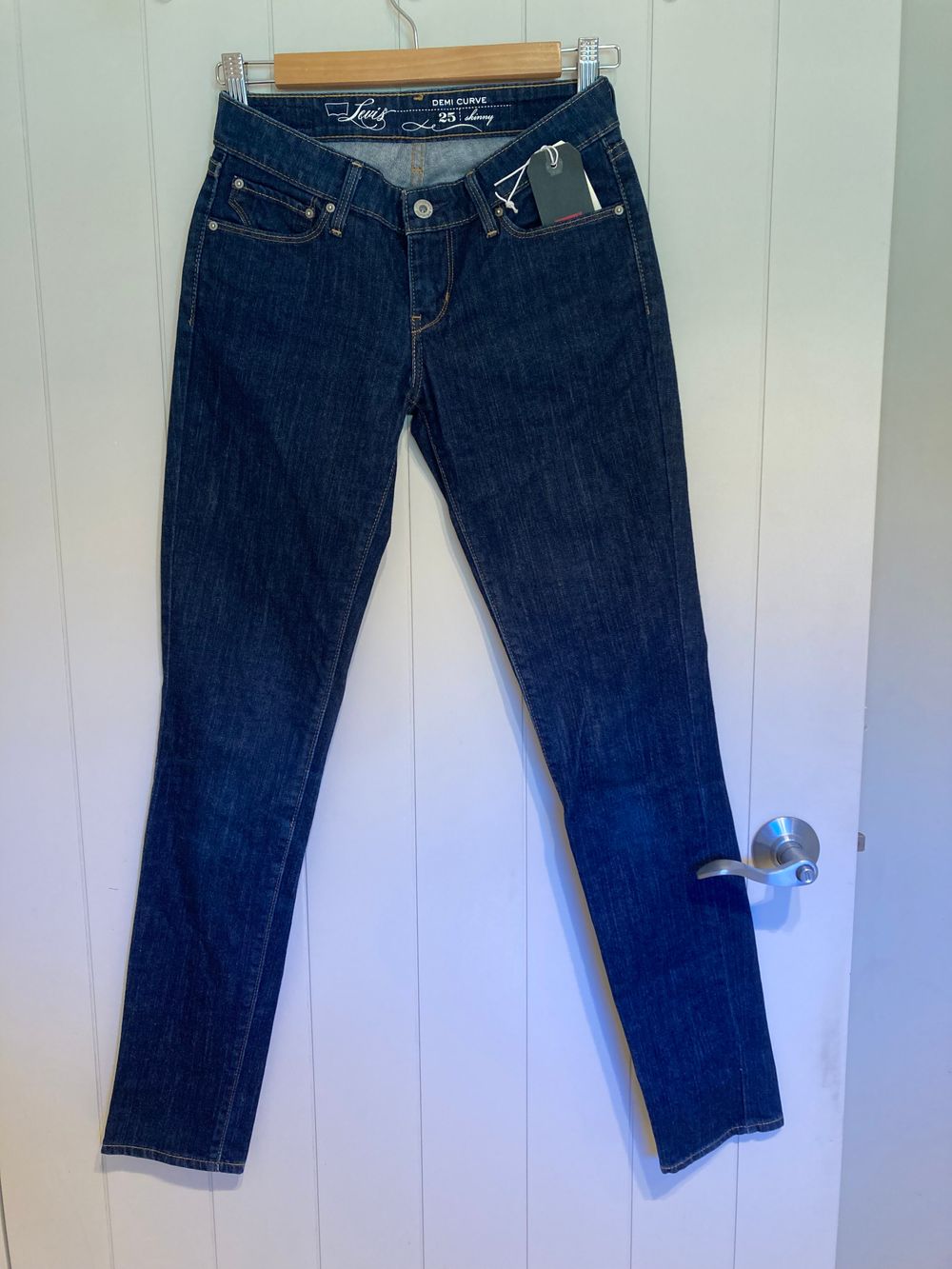 LEVIS No L 516 - MENS STRAIGHT LEG JEANS - MID BLUE/NON STRETCH  -SIZE W 42 L 27