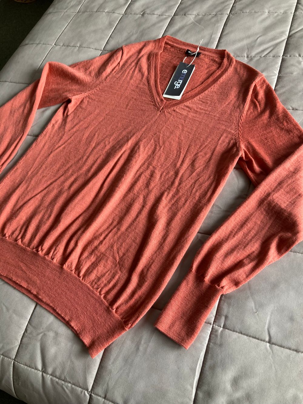 EMERGE- ( EZIBUY ) - WOMEN'S 100% MERINO JERSEY - PINKY ORANGE/V NECK - SIZE M
