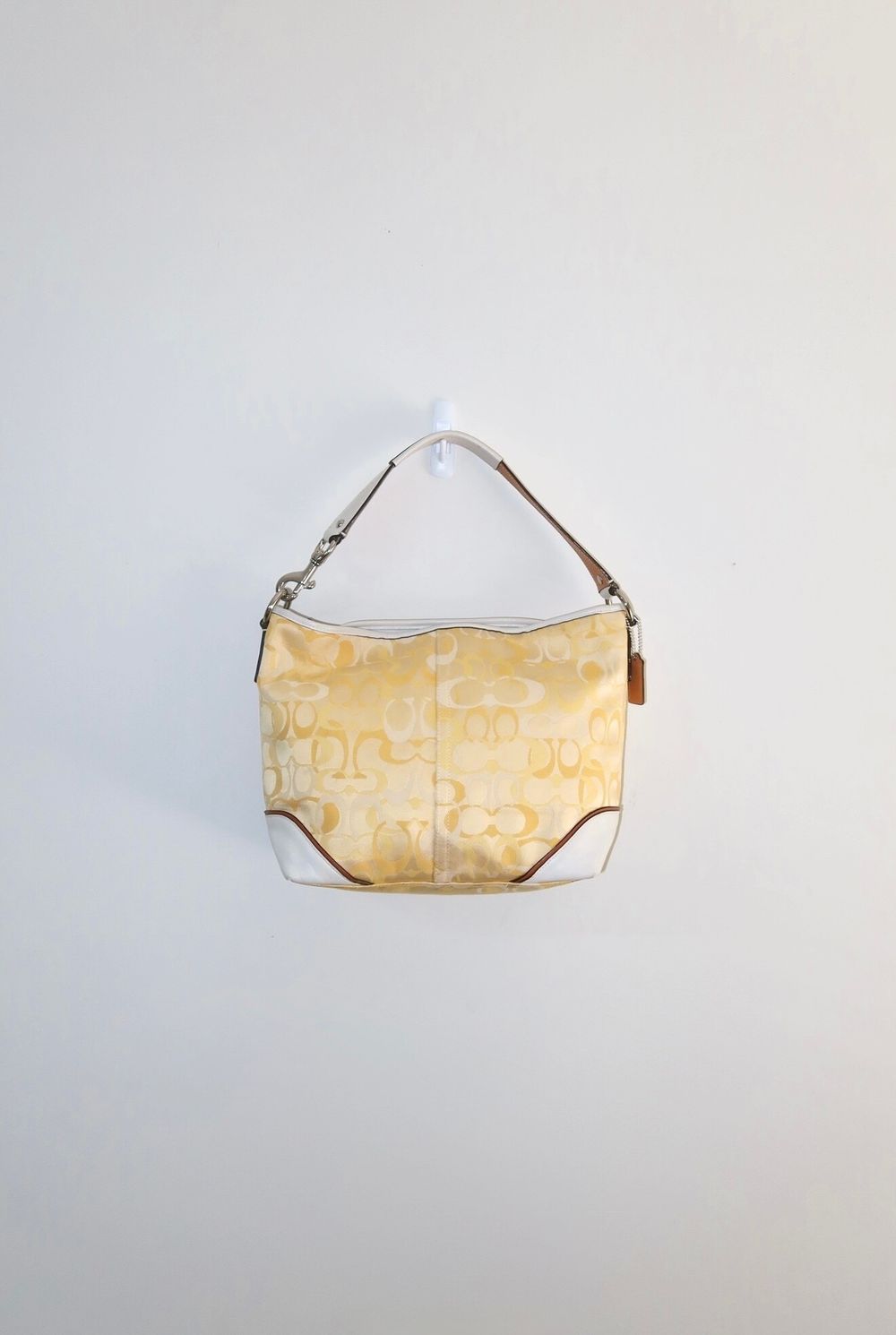 Vintage Y2K White / Yellow 2008 Coach Chelsea Sarah Optic Signature Shoulder Bag