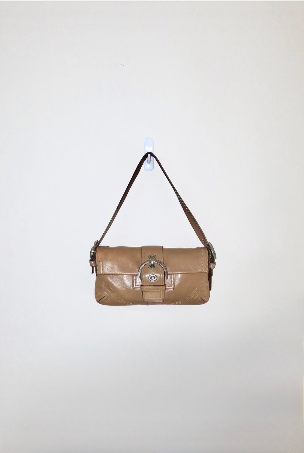 Vintage Y2K Tan 2005 Coach Soho Buckle Flap Shoulder Bag
