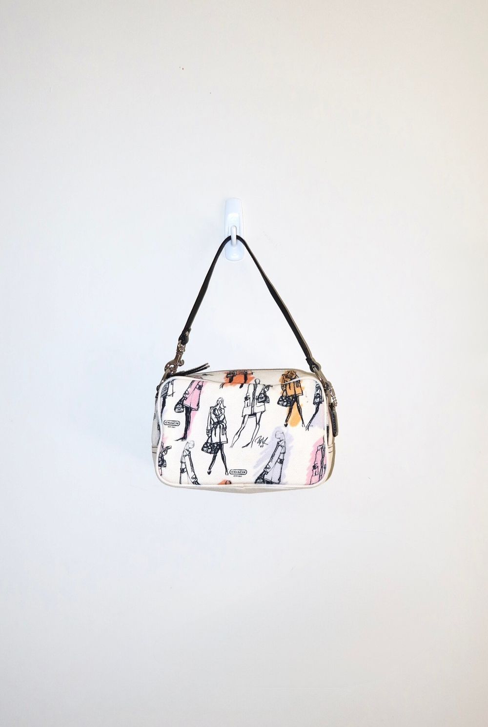 Vintage Y2K White Print 2006 Rare Limited Edition Coach Print Bonnie Cash Pouchette Shoulder Bag