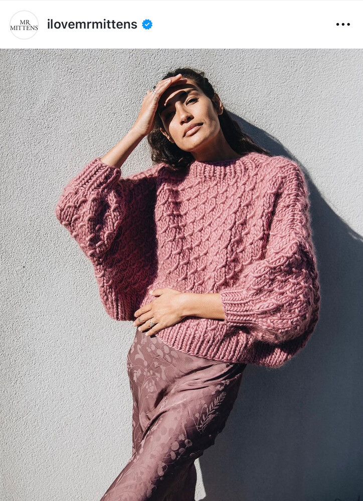 I Love Mr Mittens Cropped Crew neck knit in Rose