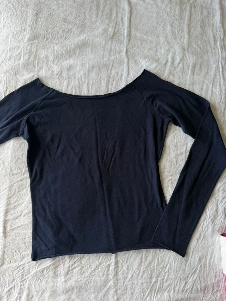 Brandy Melville off the shoulder top
