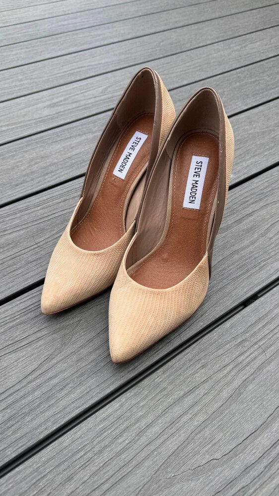 Steve Madden Beige “Clydee” Pump