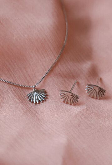 Boh Runga Mini Fantail Necklace & Studs