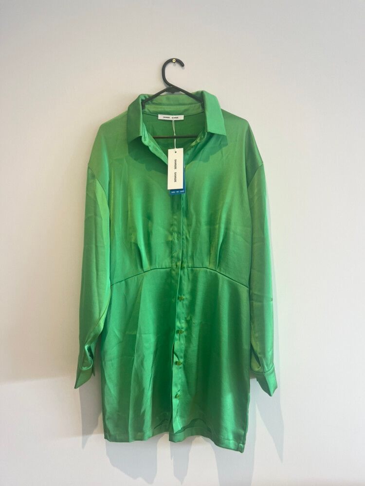 Samsoe & Samsoe - Samsoe samsoe Vivid Green Shirt Dress on Designer Wardrobe Samsoe & Samsoe - Samsoe samsoe Vivid Green Shirt Dress on Designer Wardrobe