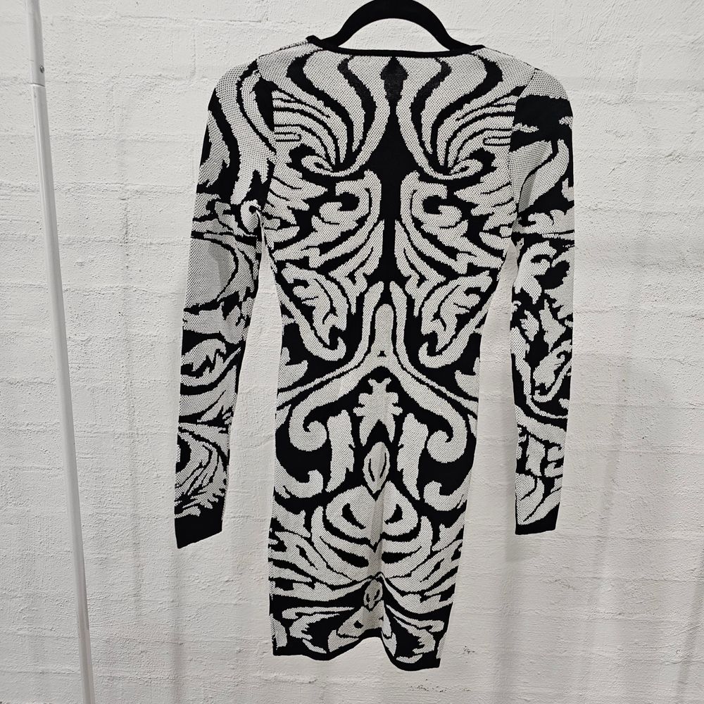 Sheike Black and White Patterned Knit dress Size Small