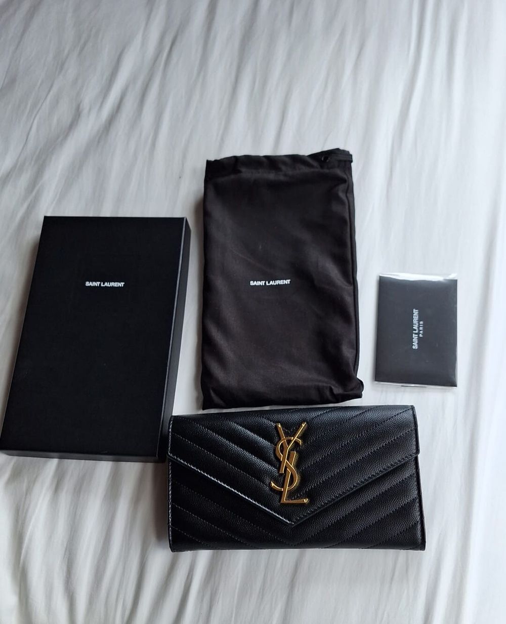 CASSANDRE MATELASSÉ LARGE FLAP WALLET IN GRAIN DE POUDRE LEATHER