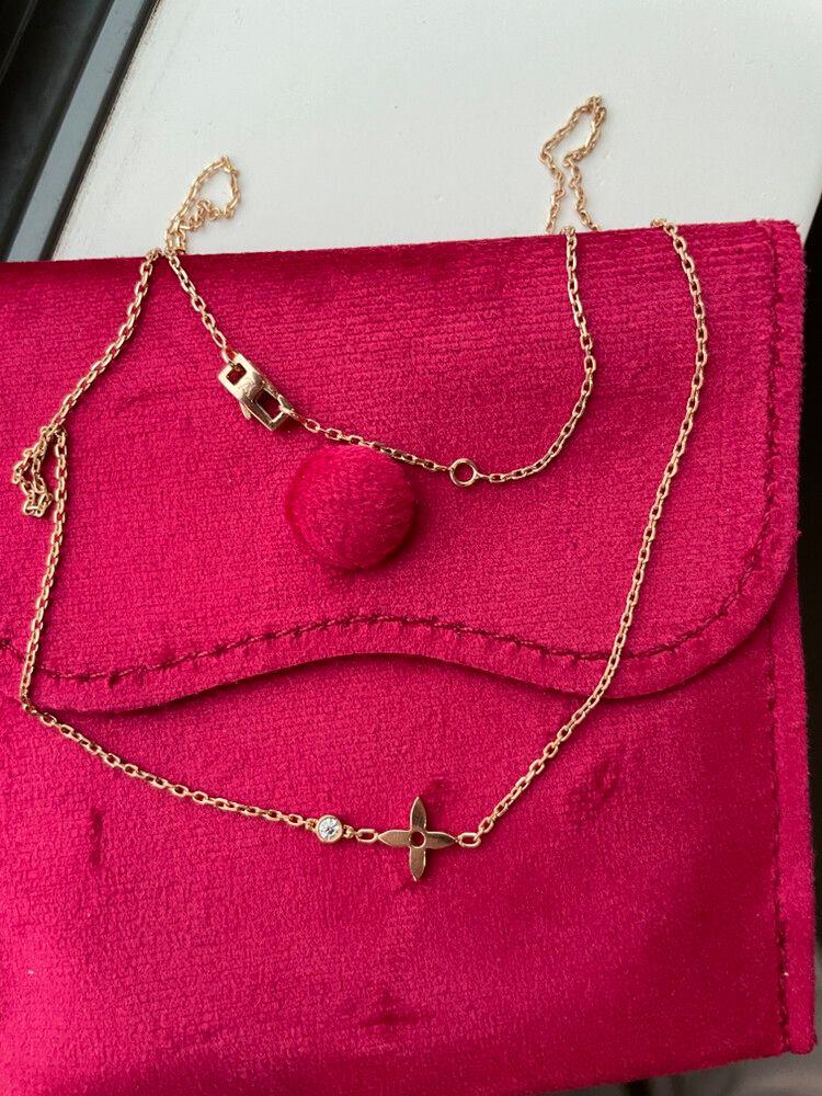 Louis Vuitton Idylle Blossom pendant, pink gold and diamond