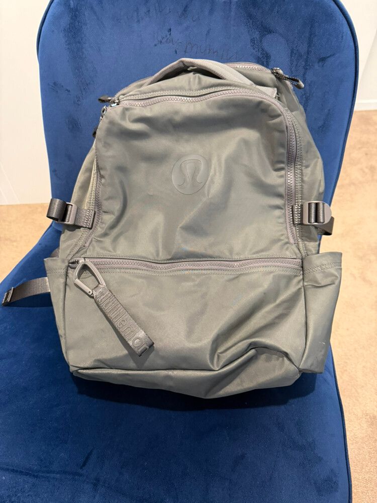 Lululemon New Crew Backpack 22L-Grey