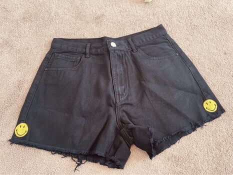 authentic smiley demin short