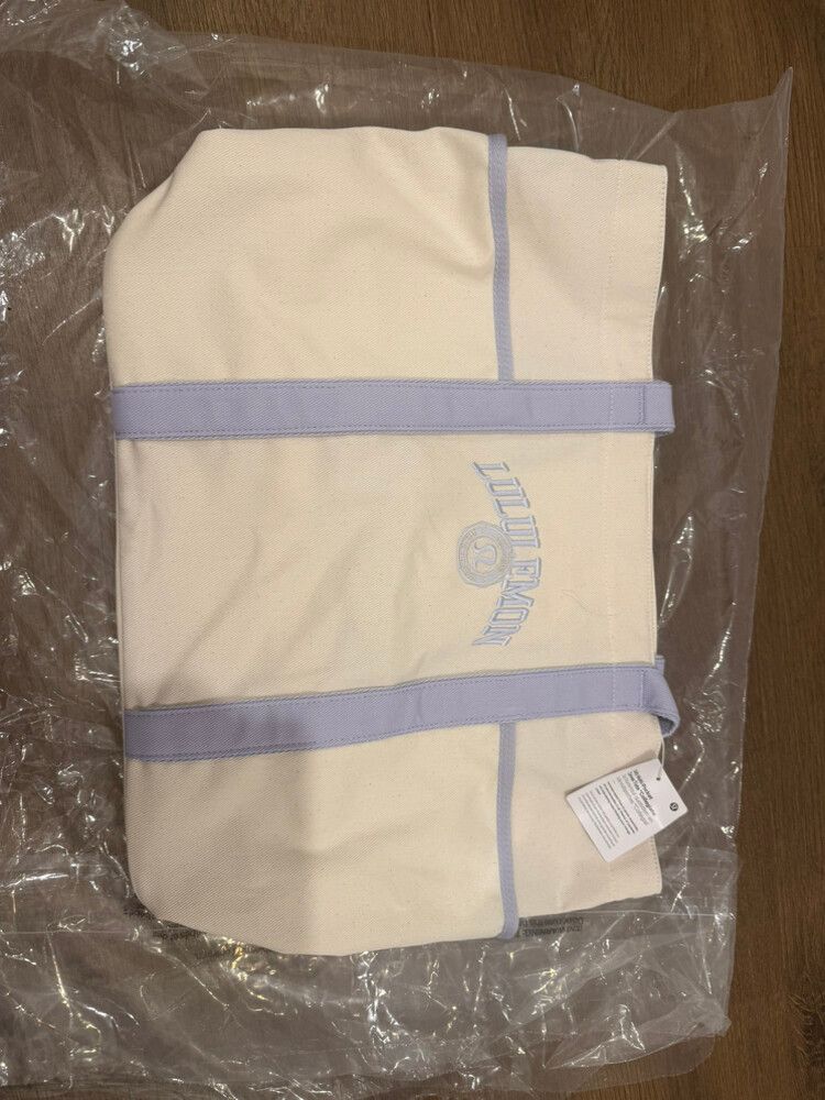Lululemon daily Tote Bag