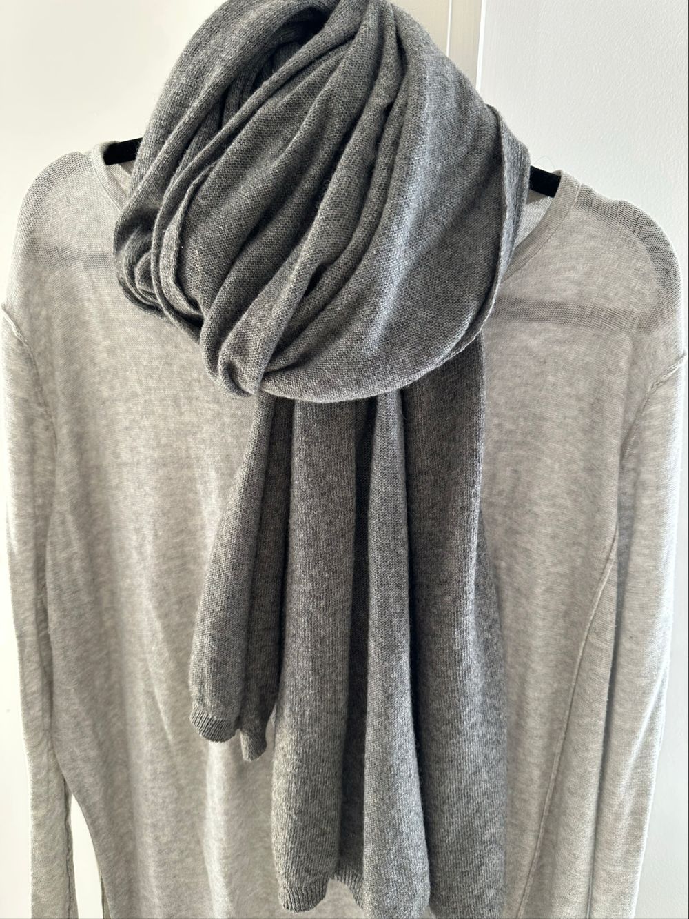 Grey Cashmere Blend Knit Scarf