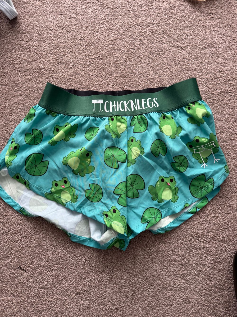 chickn legs fartlek frog 1.5” shorts ;) brand new