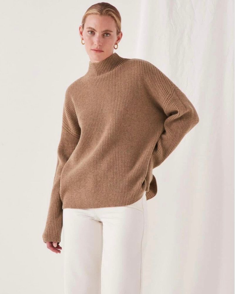 Assembly label Wool Knit