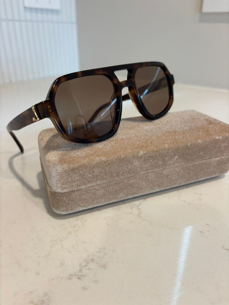 Luv Lou Bank sunglasses in tort