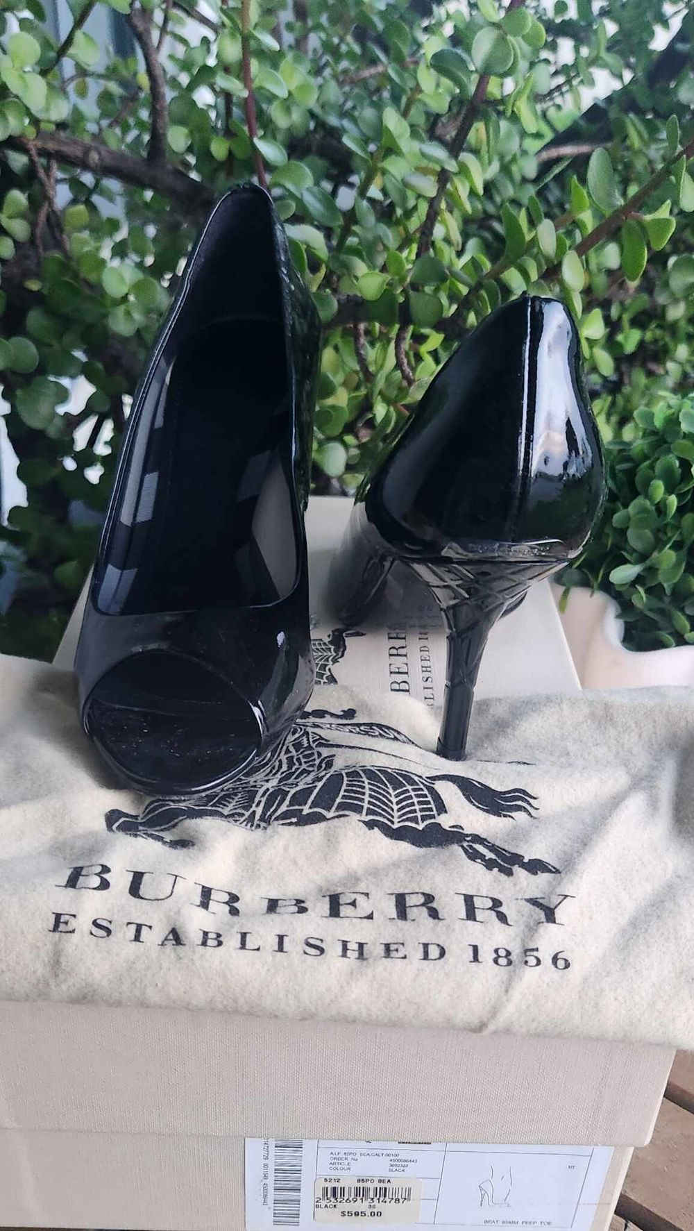 Burberry London - 85PO BEA Black - Size 36 on Designer Wardrobe