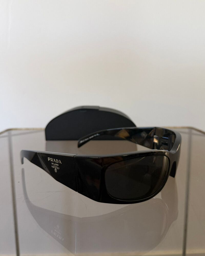 Prada Milano Black Wrap Sunglasses – With Case/box/cloth