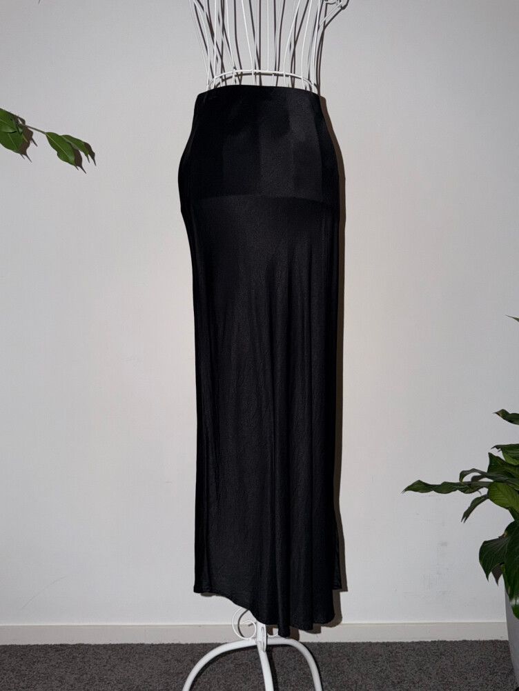 🖤 MAX Satin Bias Cut Maxi Skirt 🖤
