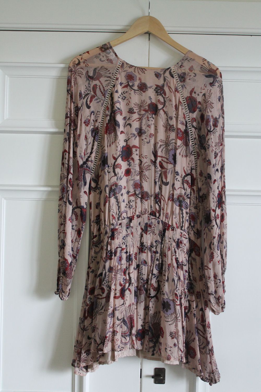 Detailed Feminine Dress