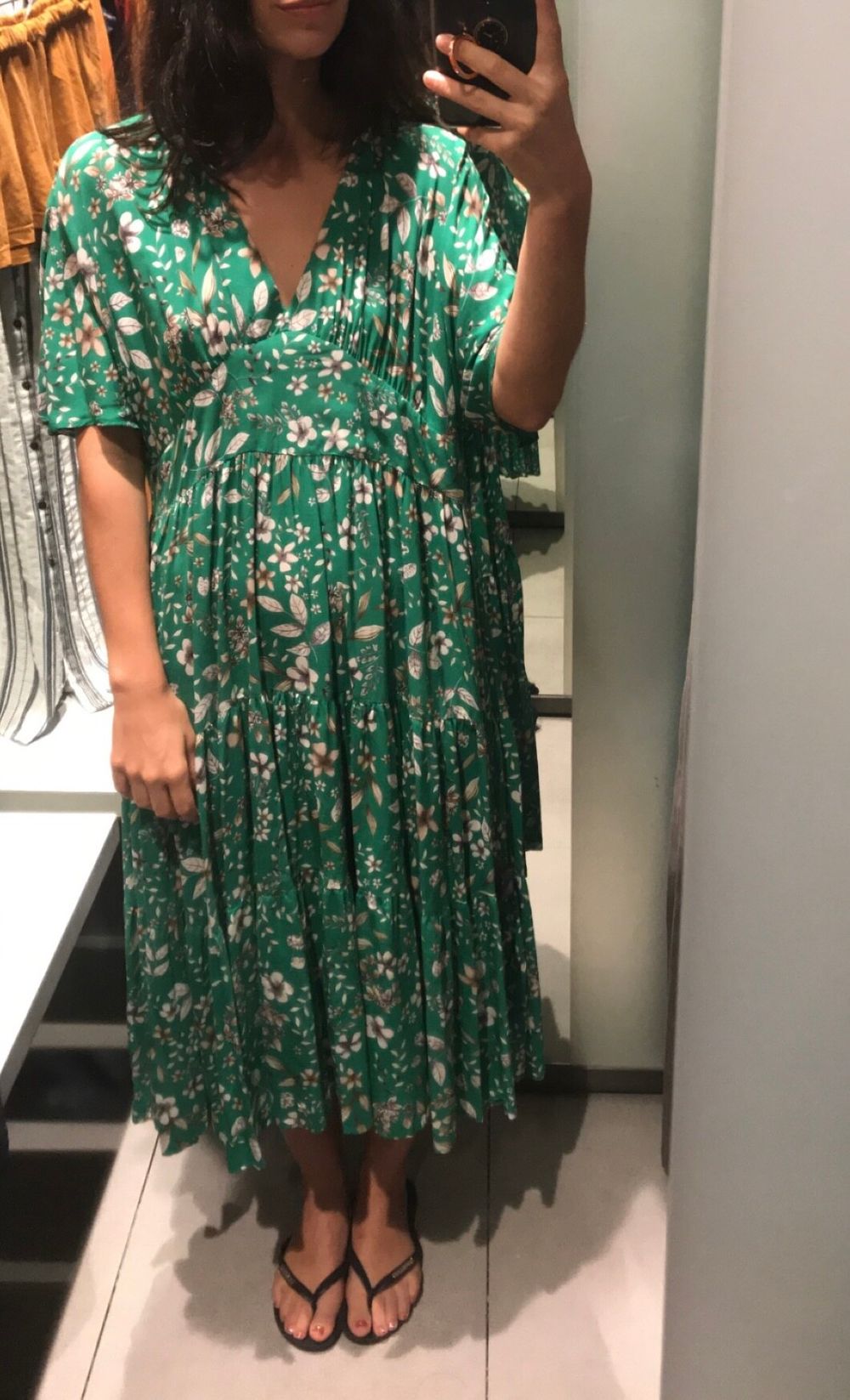 Zara - Green and white floral dress on Designer Wardrobe Zara - Green and white floral dress on Designer Wardrobe