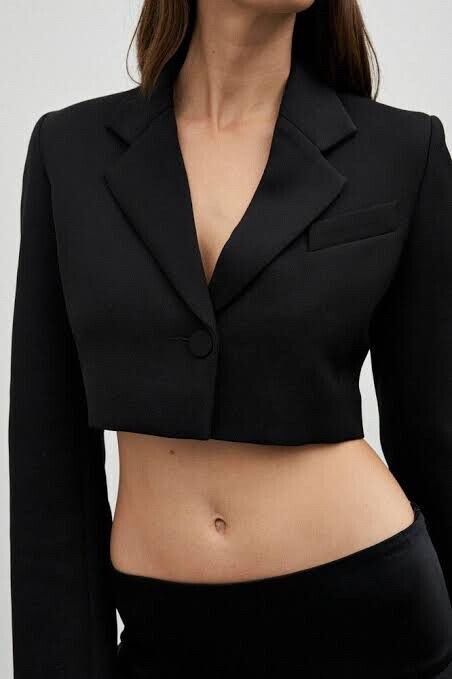Maggie Marilyn crop blazer