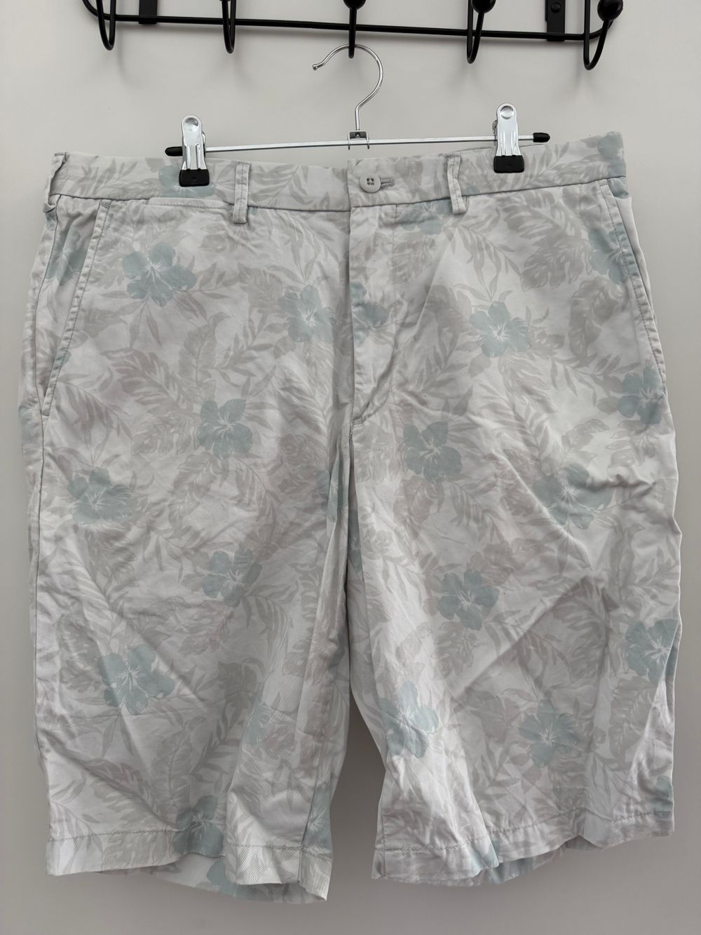 Mens Chino Shorts - Size L