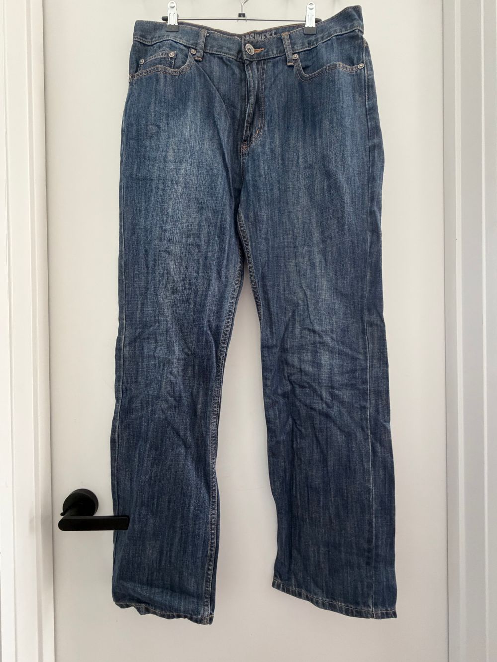 Straight Leg Jeans - Size 34
