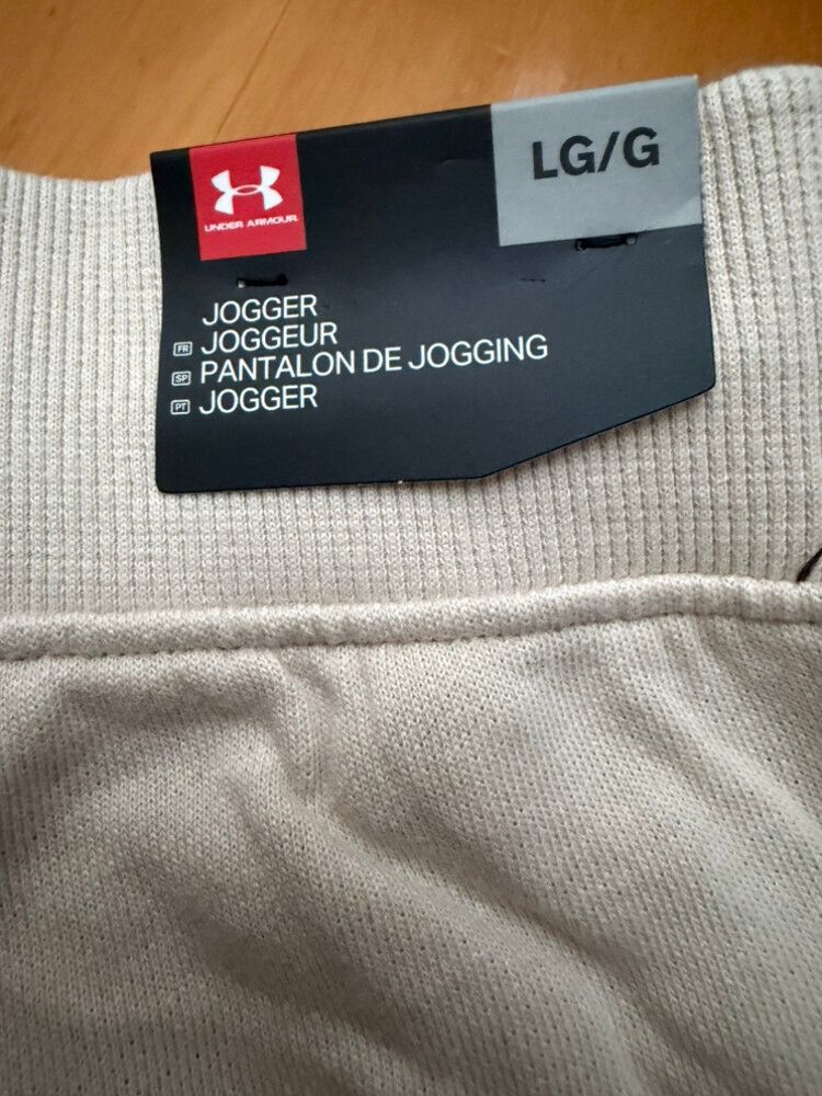 Under Armour Beige Jogger Size L