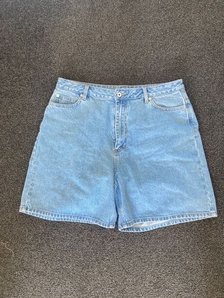 Ruby Solar Relaxed Short size 16