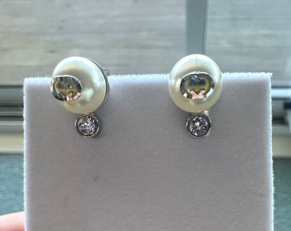 Gucci Pearl And Crystal Earrings