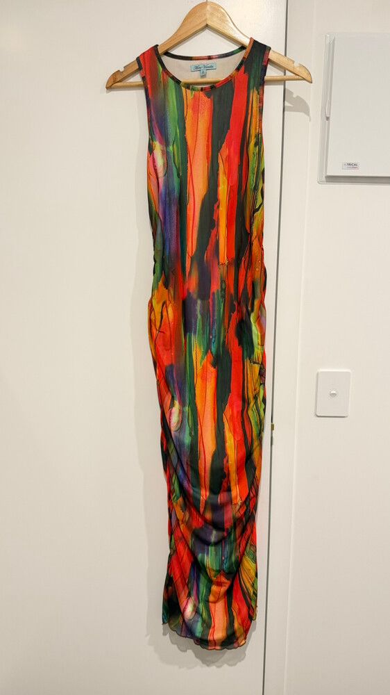 Mint Vanilla - Mint Vanilla Abstract Print Bodycon Midi Dress  Size 12 on  Designer Wardrobe