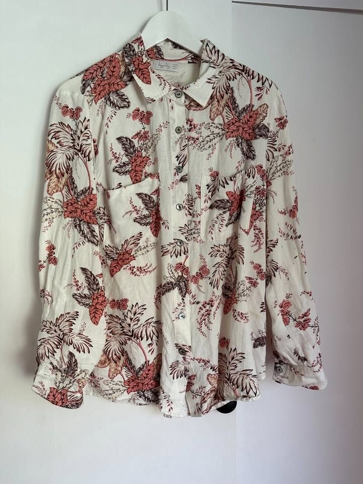 *Tigerlily* Linen Blend Long Sleeve Shirt