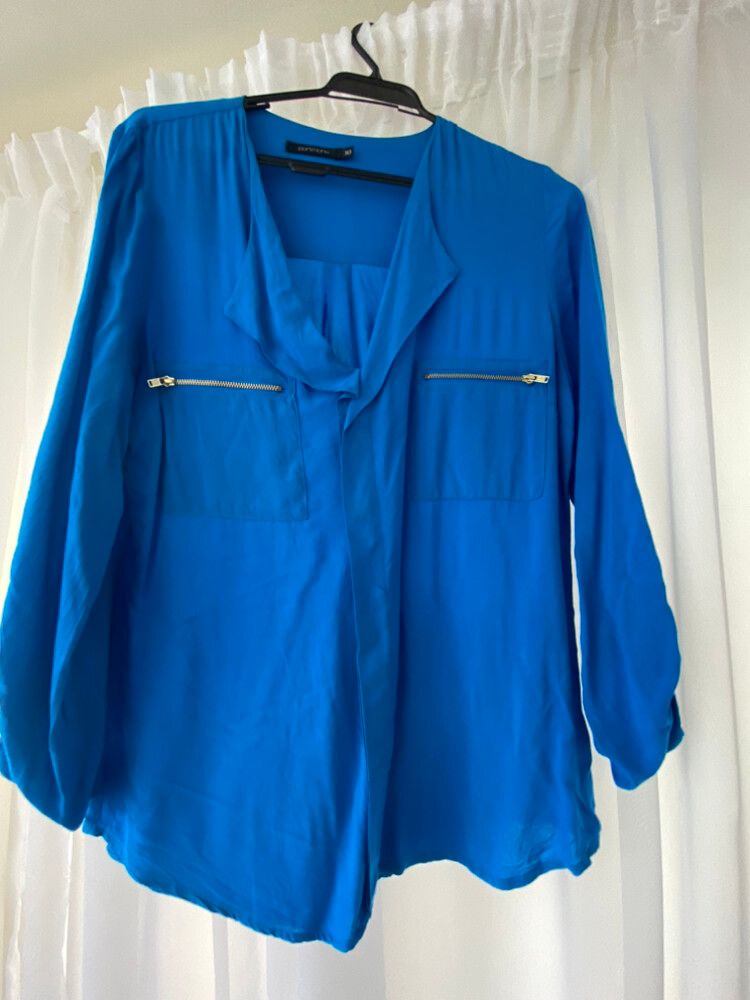 Stunning Blue Shirt With Gold Zip Detailing