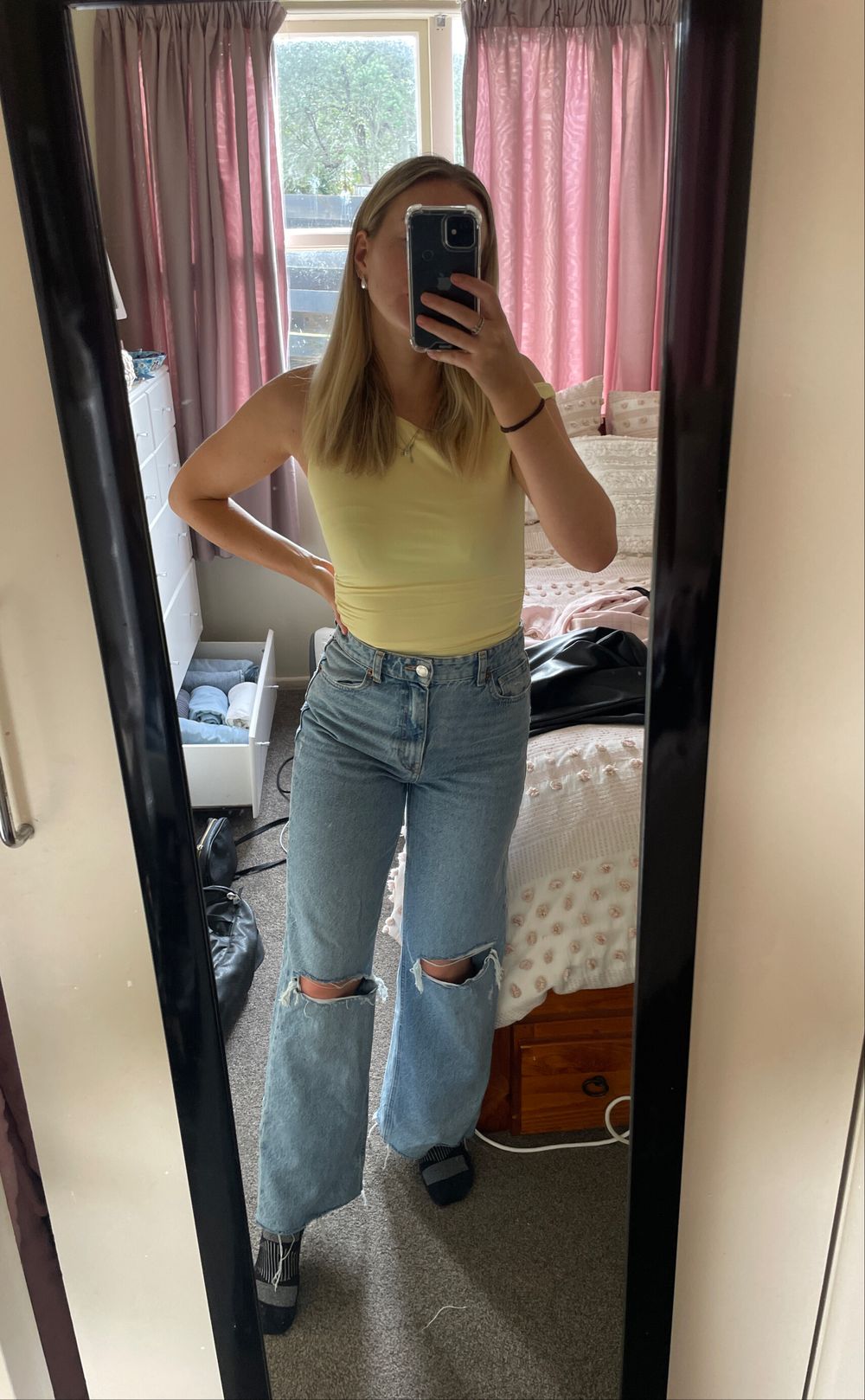 Zara Wide Leg Ripped Jeans
