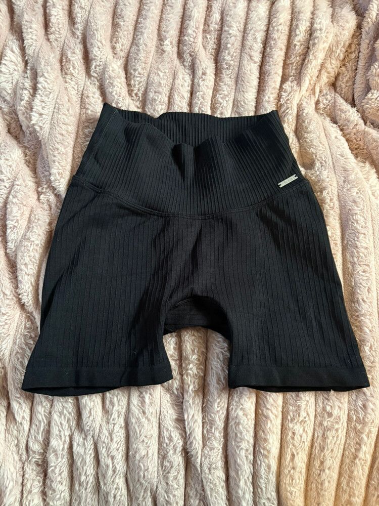 Aim'n Black Ribbed Shorts