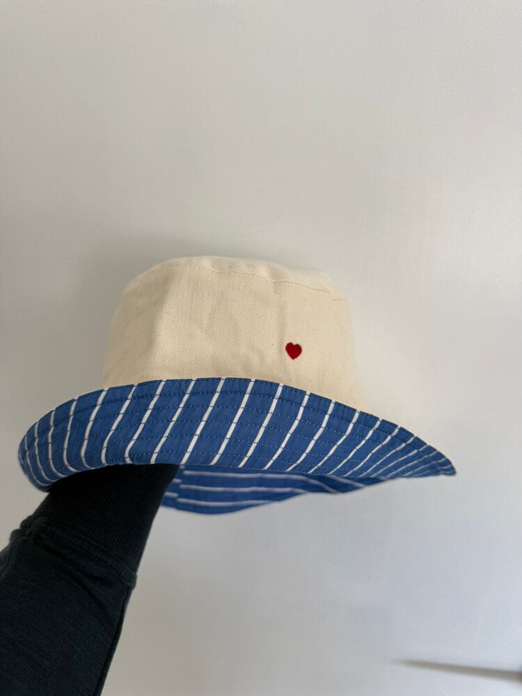 Maggie Marilyn bucket hat
