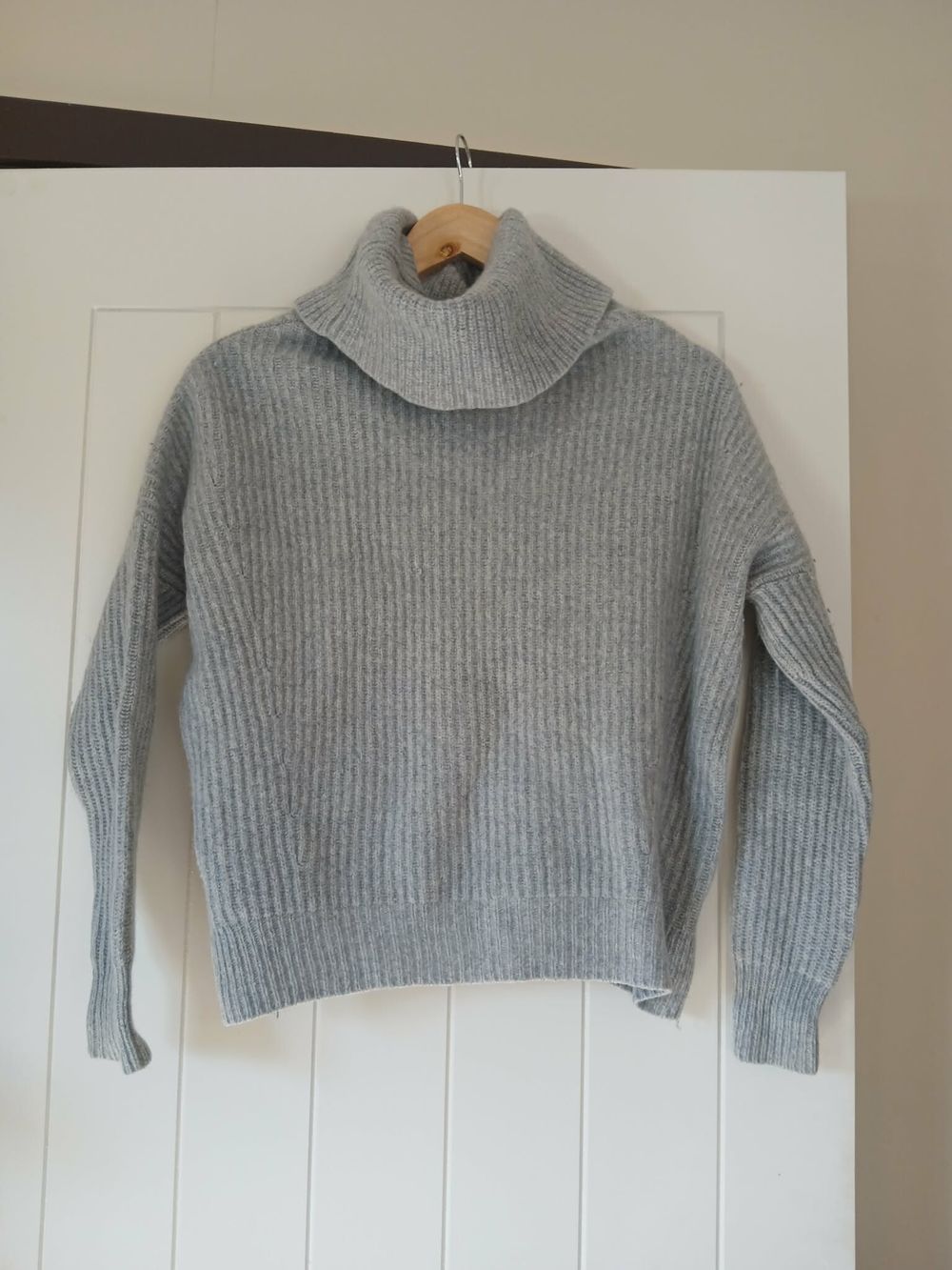 95% Cashmere, 5% Wool Roll Neck Jumper