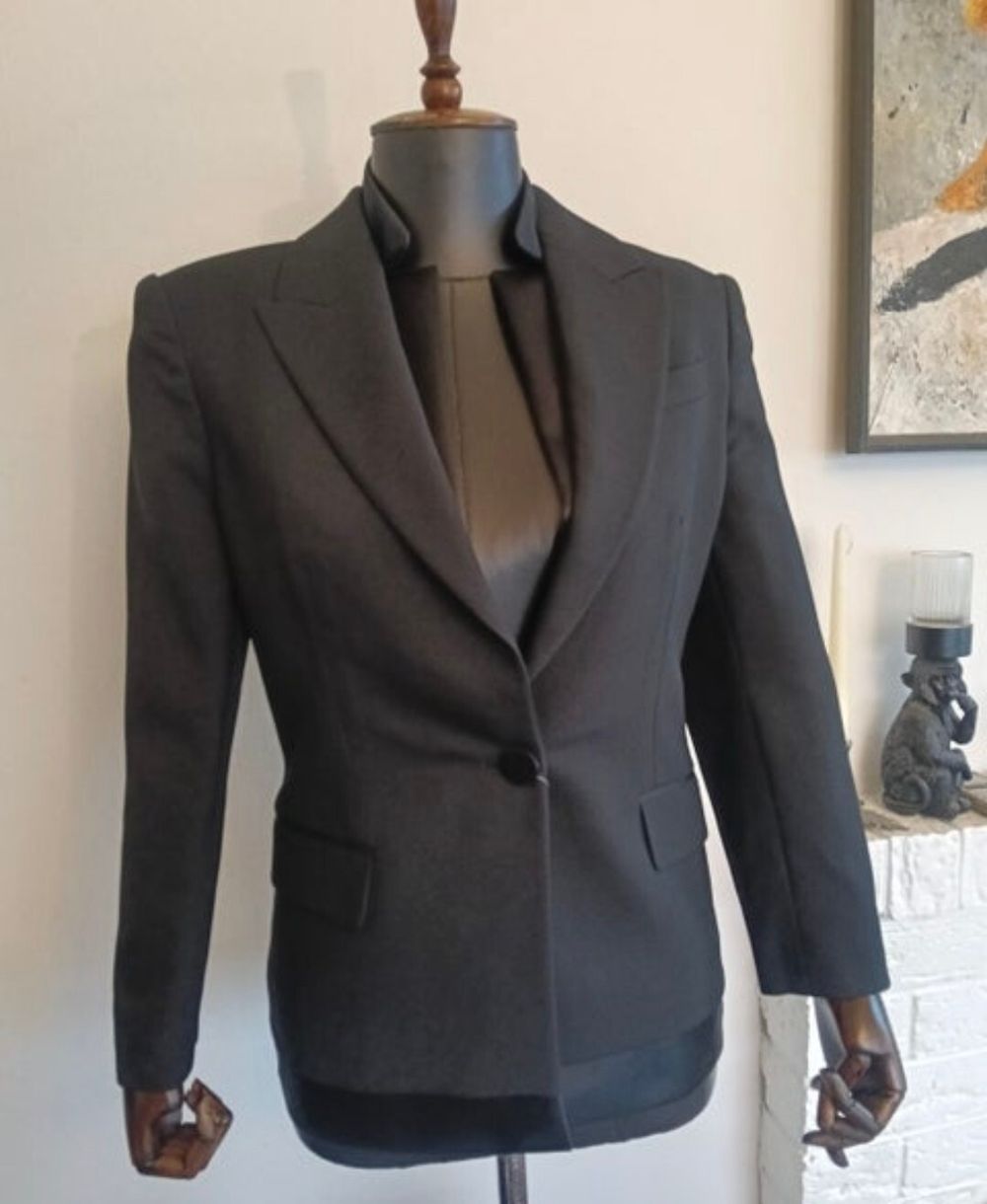 ALEXANDER MCQUEEN - BLACK FITTED FORMAL BLAZER SIZE 44 BNWT RRP $4,070