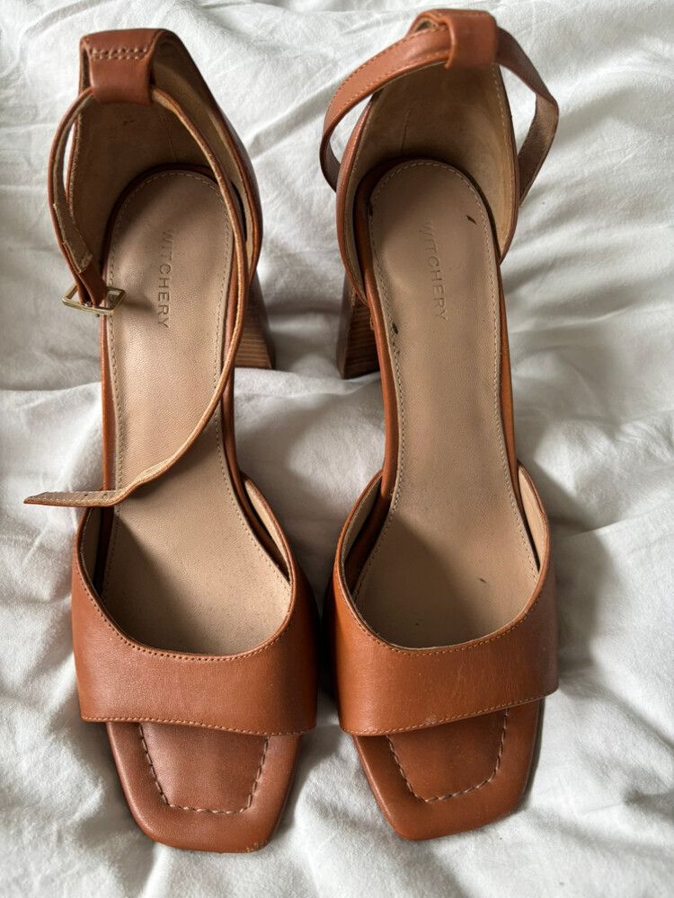 Witchery Brown Heels Size 9/40