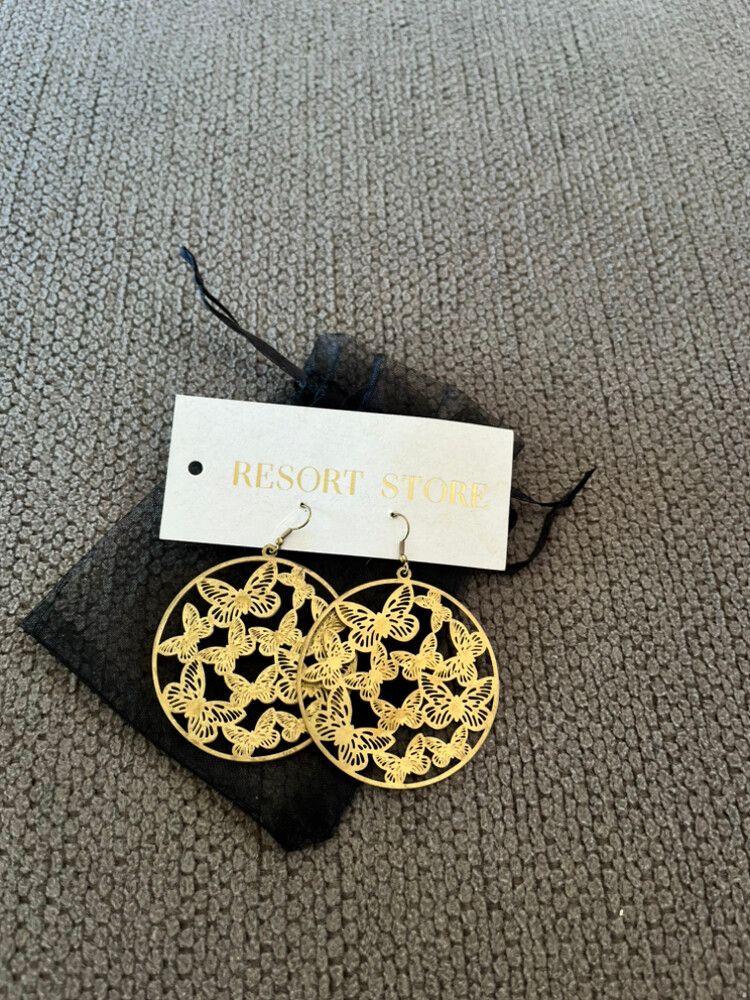 resort store earrings