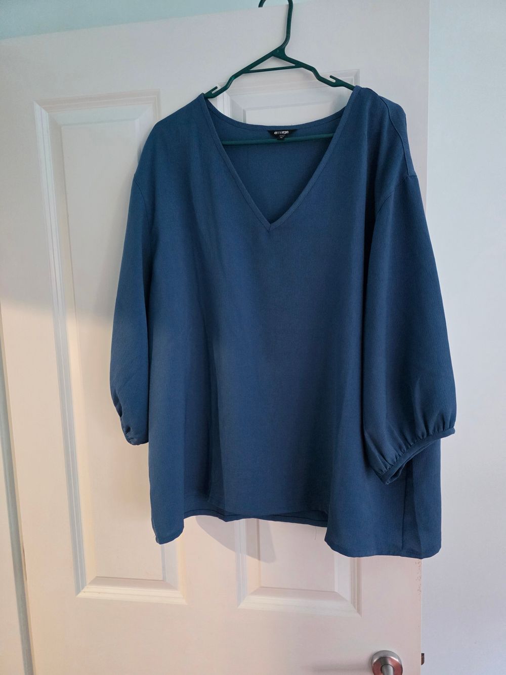 Top - Emerge Blue V-Neck