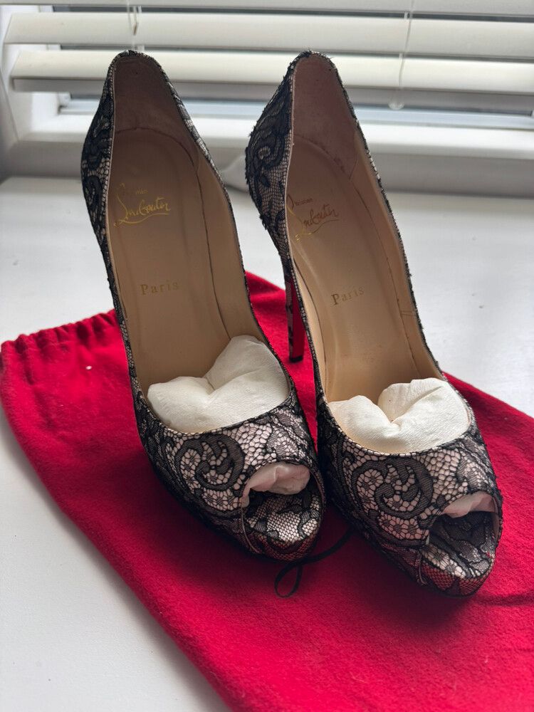 NEW Christian Louboutin heels