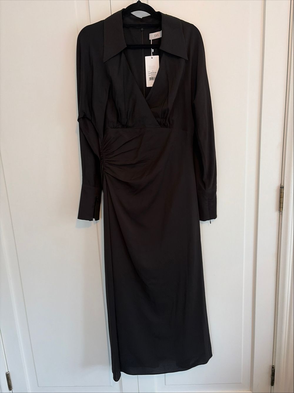 cue long sleeve dress Cue Wrap Long Sleeve Dress Black Dot Print / XS