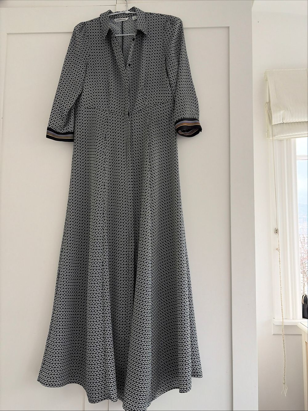 Country Road Black And White Geometric Midi Dress