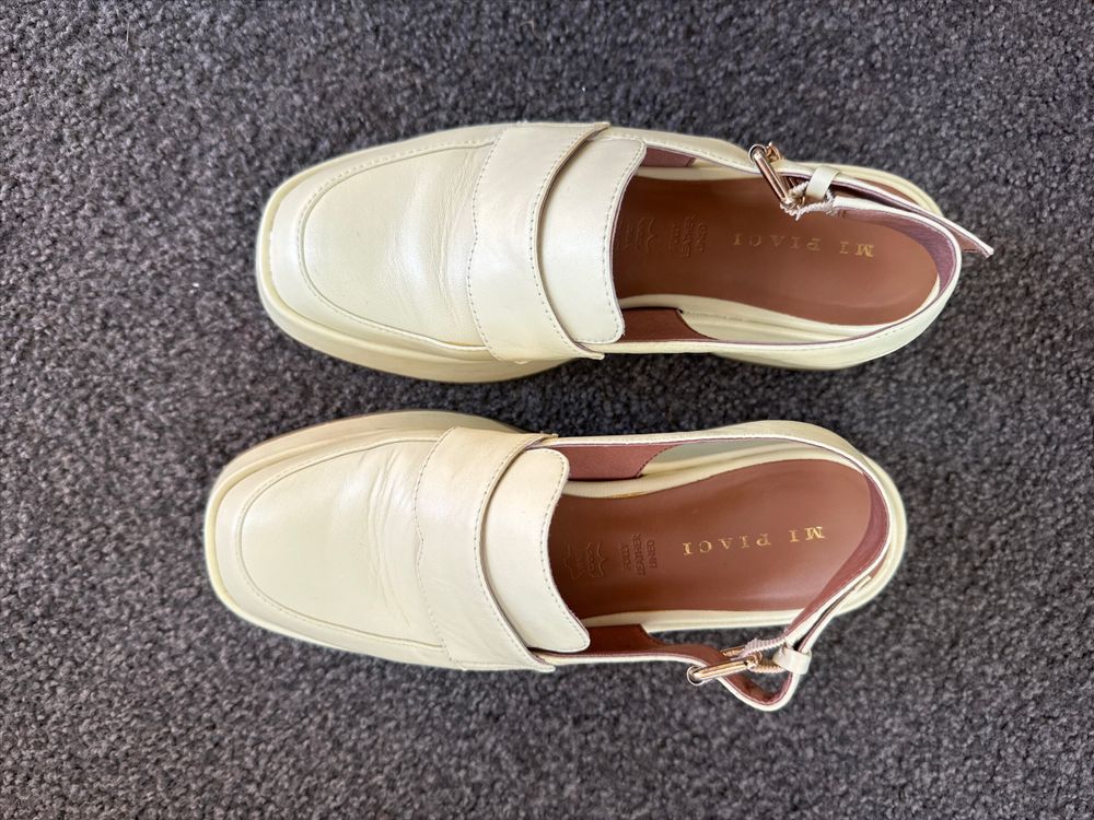 Mi Piaci Butter Yellow Slingback Mules size 39