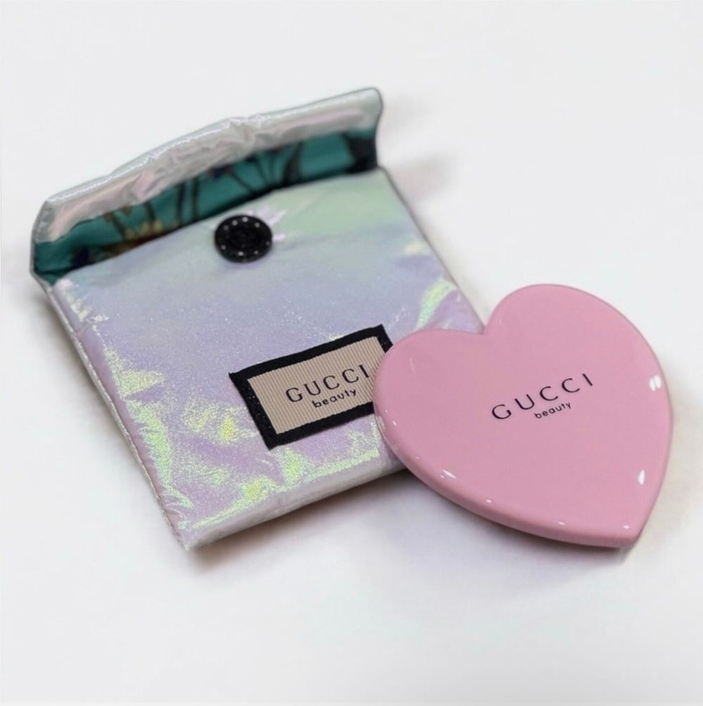 Gucci Beauty Pink Heart Mirror