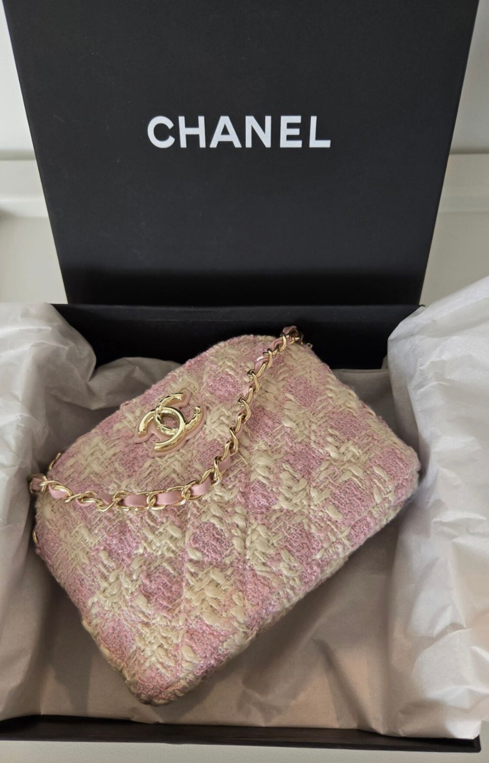 CHANEL Beaute Cosmetic Makeup Bag Pouch pink Mini Shell Bag w/ Gift Box.