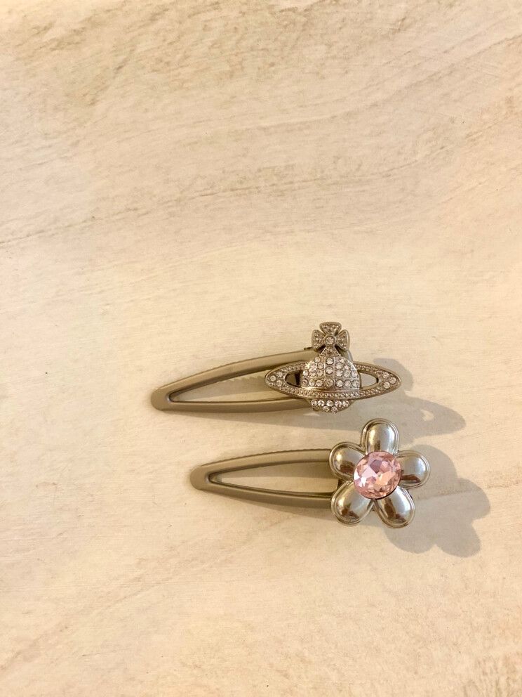 90s Flower and Orb Hair clips