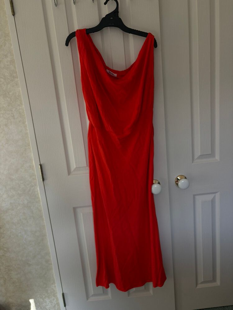 Showpo - Showpo Red of the shoulder Midi Dress on Designer Wardrobe